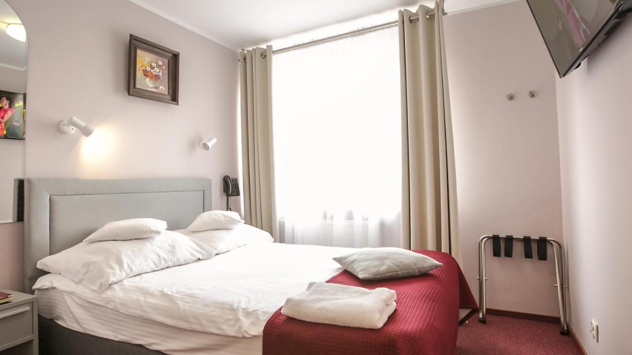 Hotel Unibus بيالسك بودلاسكي المظهر الخارجي الصورة