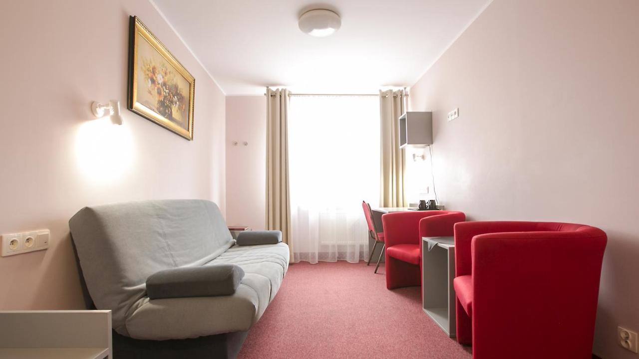 Hotel Unibus بيالسك بودلاسكي المظهر الخارجي الصورة