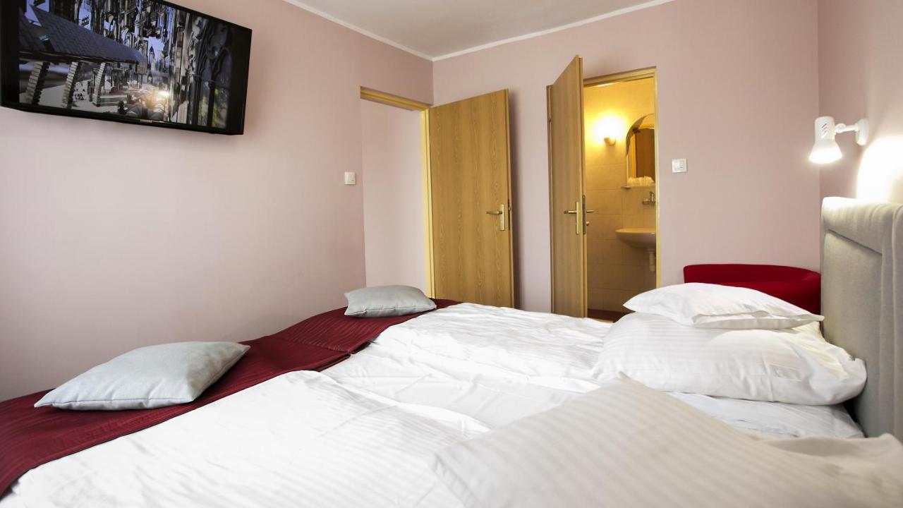 Hotel Unibus بيالسك بودلاسكي المظهر الخارجي الصورة