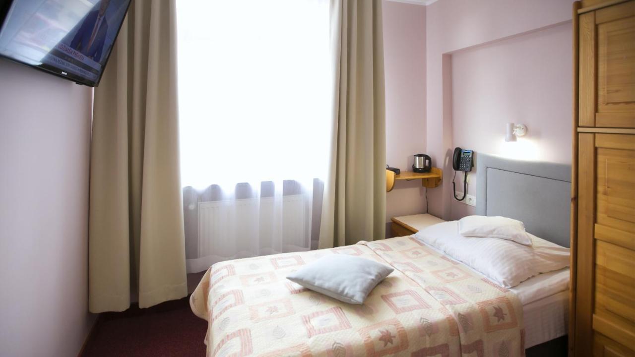 Hotel Unibus بيالسك بودلاسكي المظهر الخارجي الصورة