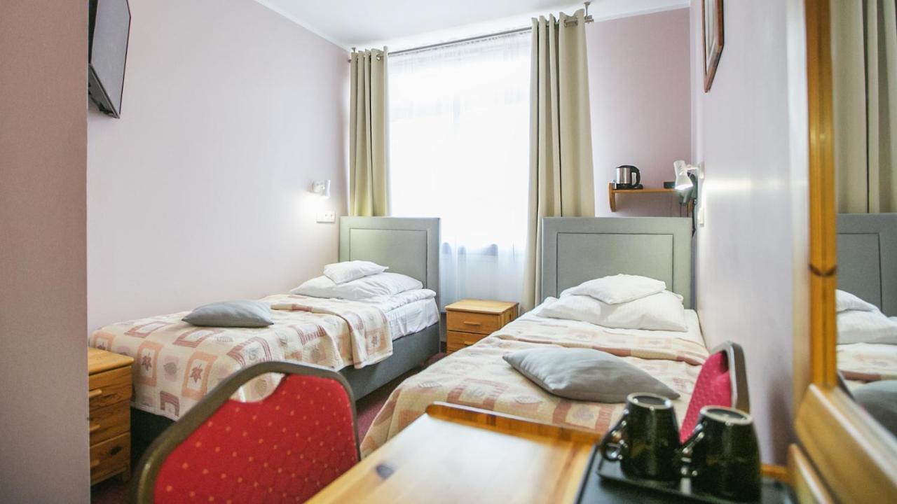 Hotel Unibus بيالسك بودلاسكي المظهر الخارجي الصورة