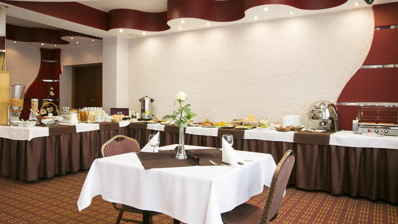 Hotel Unibus بيالسك بودلاسكي المظهر الخارجي الصورة