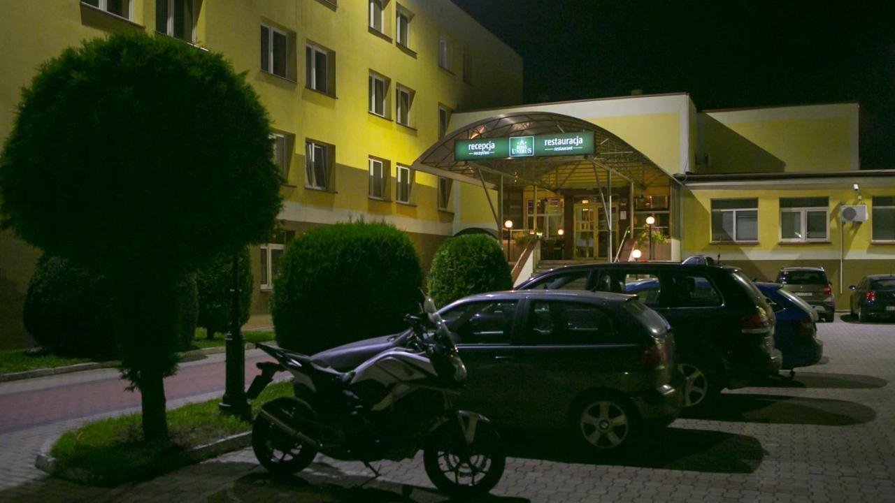 Hotel Unibus بيالسك بودلاسكي المظهر الخارجي الصورة
