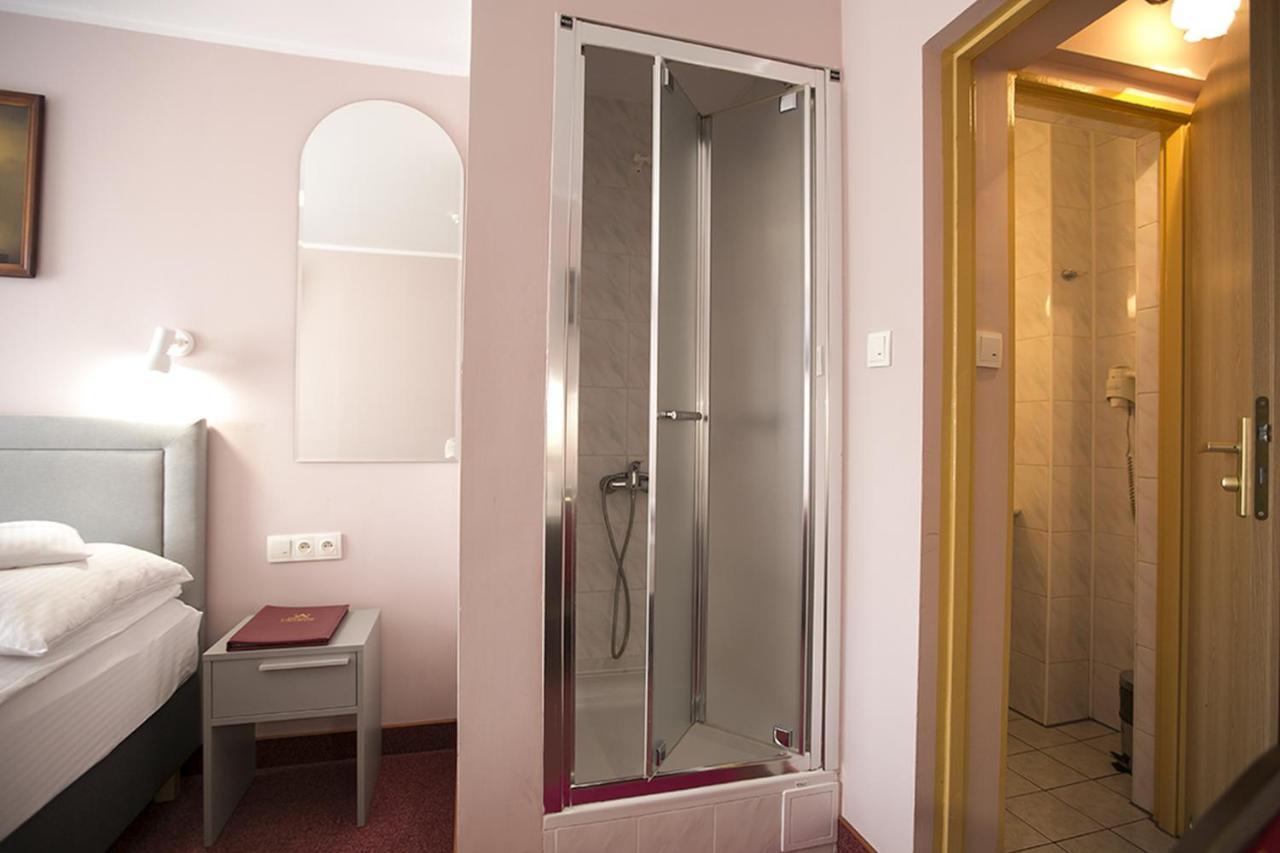 Hotel Unibus بيالسك بودلاسكي المظهر الخارجي الصورة